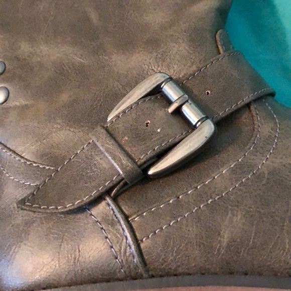 Grey stud boots - Picture 3 of 5